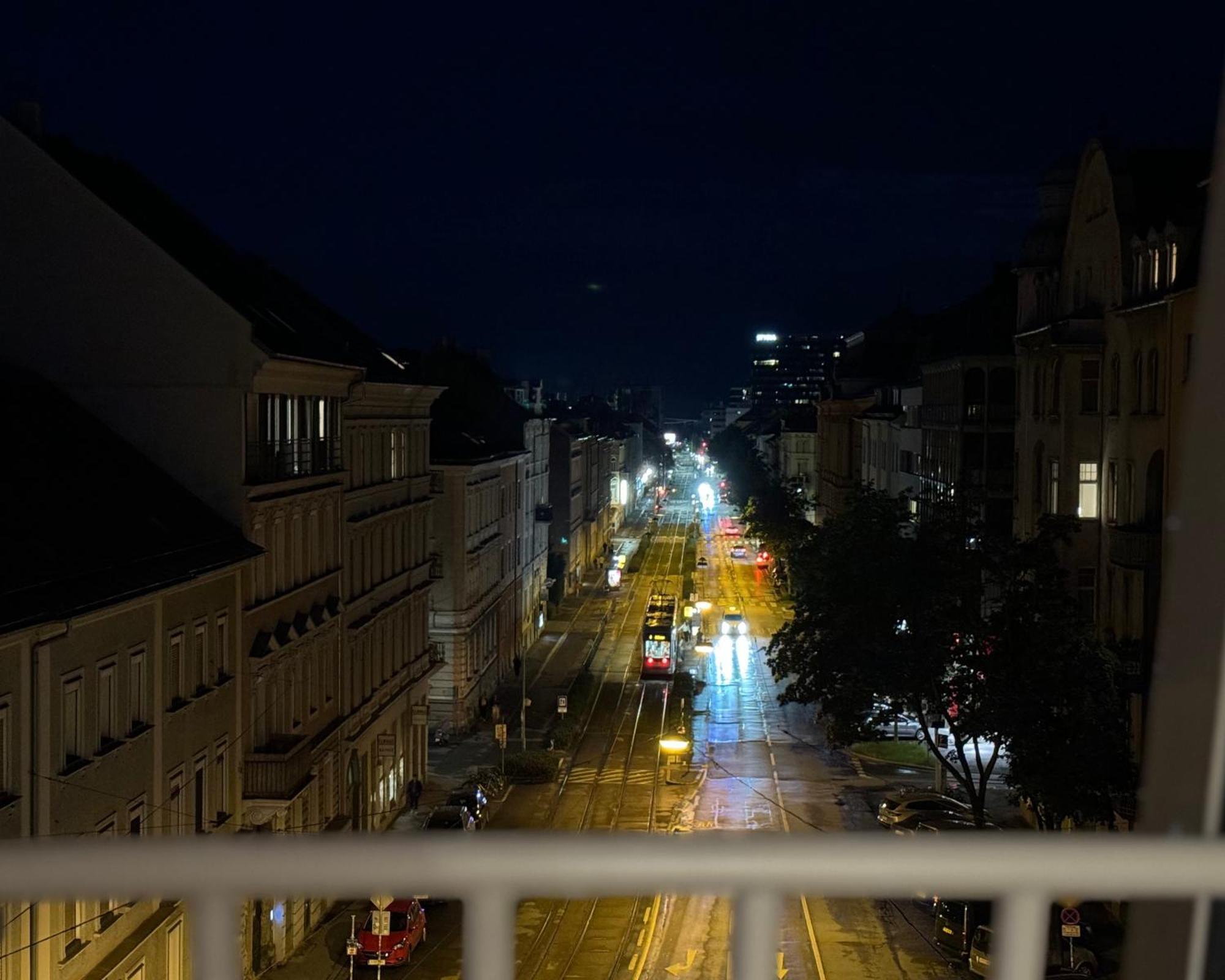 Modernes Apartment Im Zentrum Von Graz Buitenkant foto